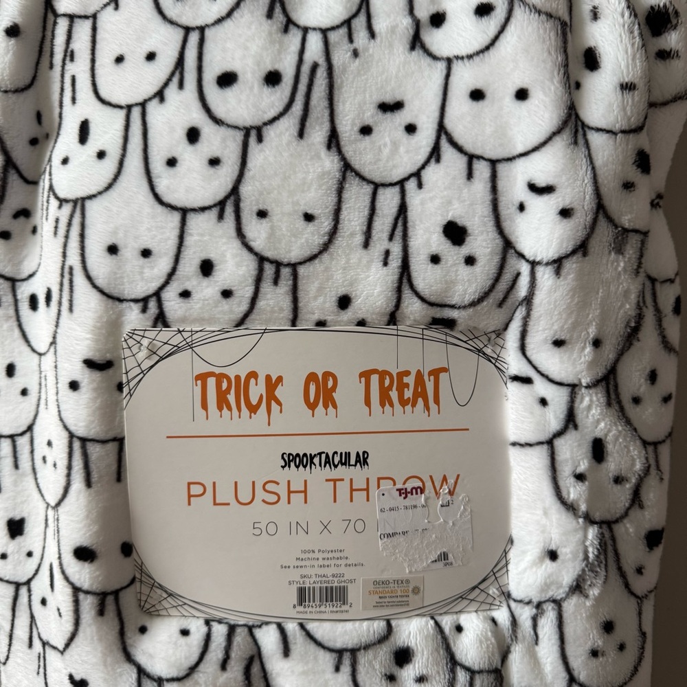 Ghost Blanket Halloween Viral NEW Boo Spooky Plush Haunted Throw Decor - Picture 3 of 5